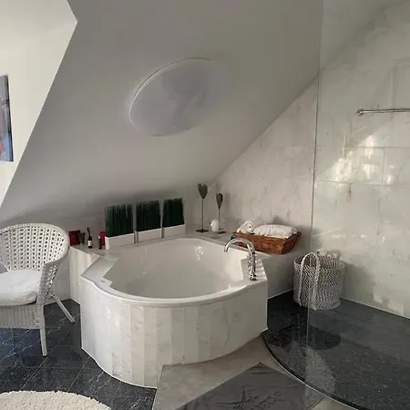 Residenz Jaeger Holiday home Lohfelden