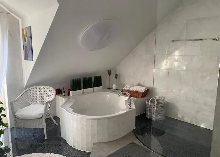 Residenz Jaeger 3 Schlafzimmer Holiday home Lohfelden